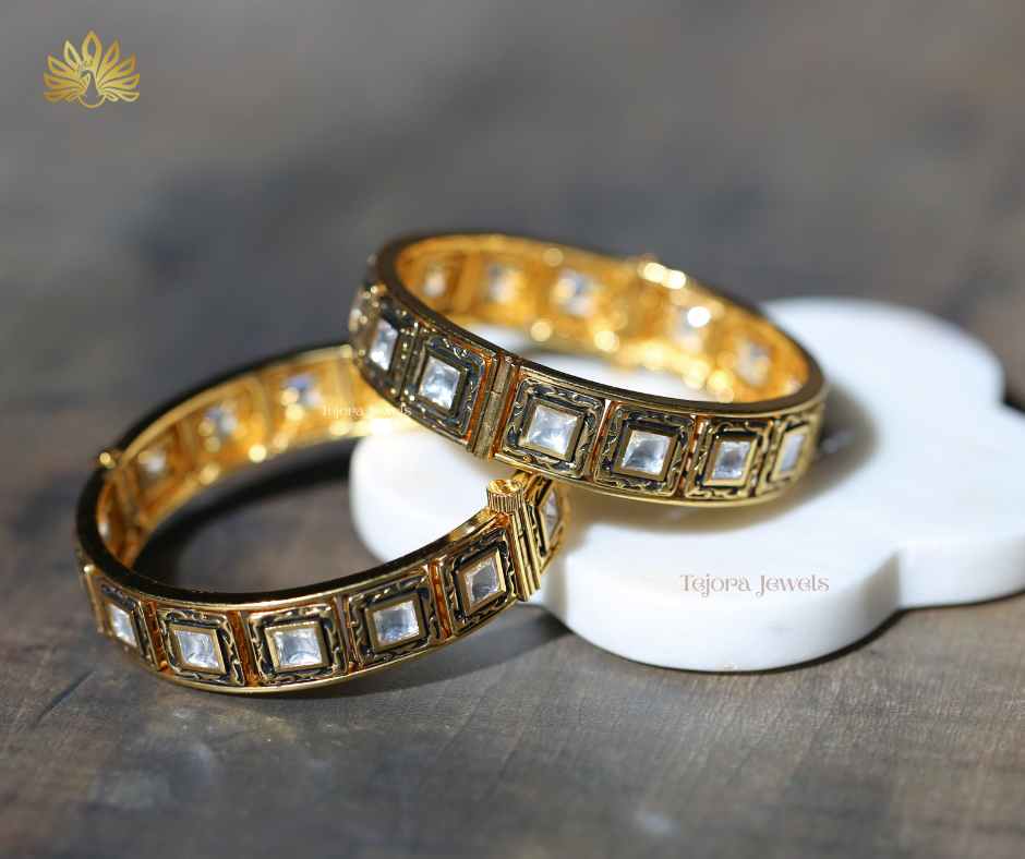 Anuradha Kundan Bangle Set